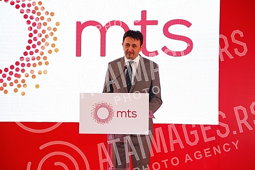 At the Belgrade Fair MTS company presented the possibilities of 5G technology.Na Beogradskom sajmu kompanija MTS predstavila je mogucnosti tehnologije 5G.