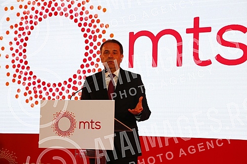 At the Belgrade Fair MTS company presented the possibilities of 5G technology.Na Beogradskom sajmu kompanija MTS predstavila je mogucnosti tehnologije 5G.