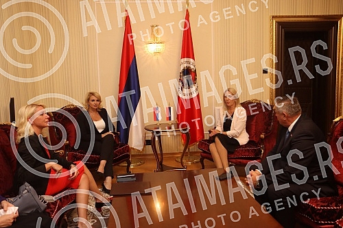 A meeting between the President of the Republic of Srpska, Zeljka Cvijanovic, and the Minister of Labor, Employment, Social Affairs and Veterans' Affairs in the Government of Serbia, Darija Kisic Tepavcevic, was held in Banja Luka. U Banjaluci je o