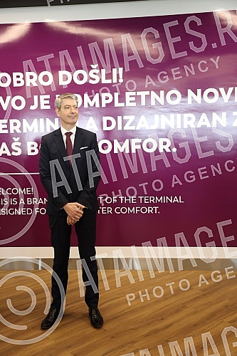 At the Nikola Tesla Airport, on the occasion of the opening of the newly built part of the passenger terminal, the General Manager of Belgrade Airport, Francois Berisot, addressed the audience. Na aerodromu Nikola Tesla povodom otvaranja novoizgrad