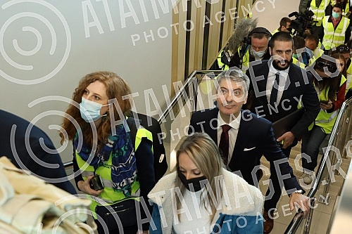 At the Nikola Tesla Airport, on the occasion of the opening of the newly built part of the passenger terminal, the General Manager of Belgrade Airport, Francois Berisot, addressed the audience. Na aerodromu Nikola Tesla povodom otvaranja novoizgrad