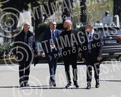 The President of the Executive Board of the Social Democratic Party of Serbia, Branko Gogic, was buried at the Central Cemetery.Predsednik Izvrsnog odbora Socijaldemokratske partije Srbije Branko Gogic sahranje na Centralnom groblju.