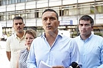 Serbian coalition NADA consisting of New DSS, POKS of Vojislav Mihailovic and 25 citizens' associations, organized a media conference in front of the City Administration, where it sent a request to the city authorities in Belgrade to extend the prote