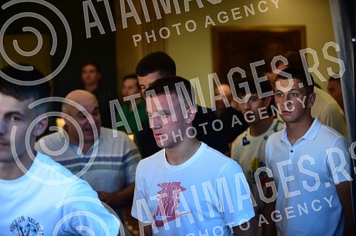 The official promotion of the new set of Nike FK Partizan jerseys for the 2022/23 season was held in the VIP Lounge above the center line of the Partizan stadium.Svecana promocija nove garniture Nike dresova FK Partizan za sezonu 2022/23 odrzana je