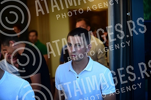 The official promotion of the new set of Nike FK Partizan jerseys for the 2022/23 season was held in the VIP Lounge above the center line of the Partizan stadium.Svecana promocija nove garniture Nike dresova FK Partizan za sezonu 2022/23 odrzana je