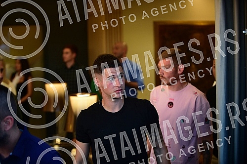 The official promotion of the new set of Nike FK Partizan jerseys for the 2022/23 season was held in the VIP Lounge above the center line of the Partizan stadium.Svecana promocija nove garniture Nike dresova FK Partizan za sezonu 2022/23 odrzana je