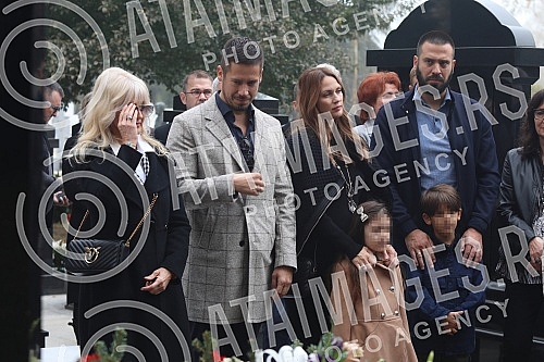 The commemoration on the occasion of one year since the death of Marinko Rokvic was held at the Bezanija cemetery.Pomen povodom godinu dana od smrti Marinka Rokvica odrzan je na Bezanijskom groblju.