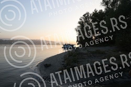 Activists of the Sodros Survivor camp organized a musical party.Aktivisti Sodros Survivor kampa organizovali su muzicko druzenje.