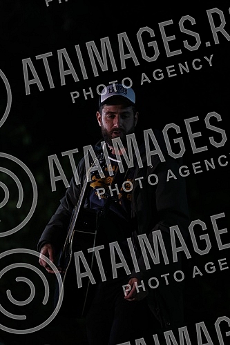 Activists of the Sodros Survivor camp organized a musical party.Aktivisti Sodros Survivor kampa organizovali su muzicko druzenje.