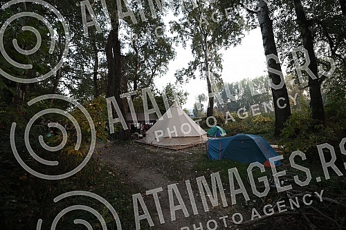 Activists of the Sodros Survivor camp organized a musical party.Aktivisti Sodros Survivor kampa organizovali su muzicko druzenje.