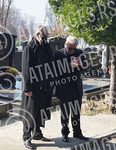 The commemoration on the occasion of half a year since the sudden death of Vidoje Ristovic was held at the New Cemetery.Pomen povodom pola godine otkako je Vidoje Ristovic iznenada preminu odrzan je na Novom groblju.