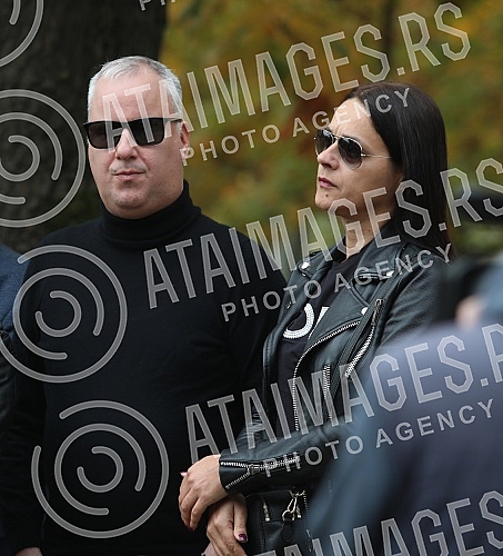The commemoration on the occasion of one year since the death of Marinko Rokvic was held at the Bezanija cemetery.Pomen povodom godinu dana od smrti Marinka Rokvica odrzan je na Bezanijskom groblju.