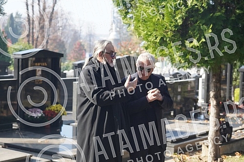 The commemoration on the occasion of half a year since the sudden death of Vidoje Ristovic was held at the New Cemetery.Pomen povodom pola godine otkako je Vidoje Ristovic iznenada preminu odrzan je na Novom groblju.
