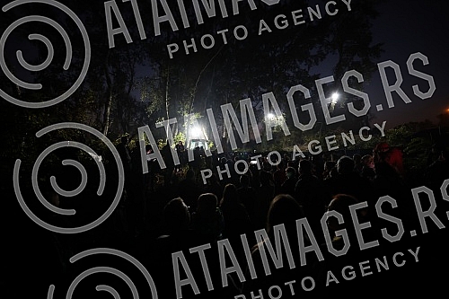 Activists of the Sodros Survivor camp organized a musical party.Aktivisti Sodros Survivor kampa organizovali su muzicko druzenje.