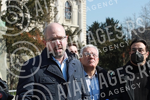 A press conference was held in front of the National assembly house, organized by the Social democratic party, the New party, the Civic democratic forum, the Hungarian movement, the Movement 1 out of 5 million, the Vlaska party, KLIP, New serbia, the
