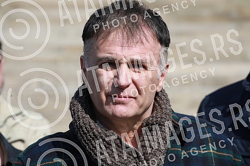 A press conference was held in front of the National assembly house, organized by the Social democratic party, the New party, the Civic democratic forum, the Hungarian movement, the Movement 1 out of 5 million, the Vlaska party, KLIP, New serbia, the