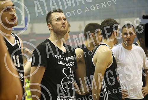 Treca utakmica finala plejofa Kosarkaske Super Lige Srbije izmedju KK Crvena Zvezda i KK Partizan odigrana u hali Pionir. 