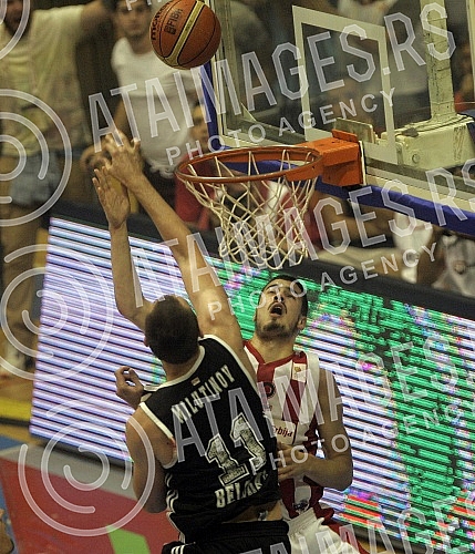 Treca utakmica finala plejofa Kosarkaske Super Lige Srbije izmedju KK Crvena Zvezda i KK Partizan odigrana u hali Pionir. 