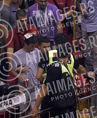 Treca utakmica finala plejofa Kosarkaske Super Lige Srbije izmedju KK Crvena Zvezda i KK Partizan odigrana u hali Pionir. 