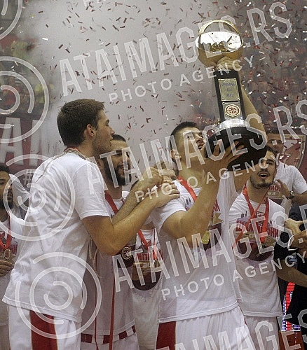 Treca utakmica finala plejofa Kosarkaske Super Lige Srbije izmedju KK Crvena Zvezda i KK Partizan odigrana u hali Pionir. 