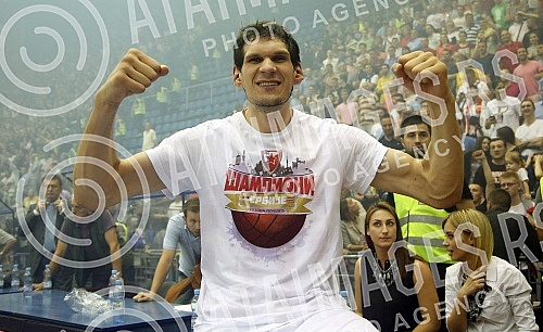 Treca utakmica finala plejofa Kosarkaske Super Lige Srbije izmedju KK Crvena Zvezda i KK Partizan odigrana u hali Pionir. 