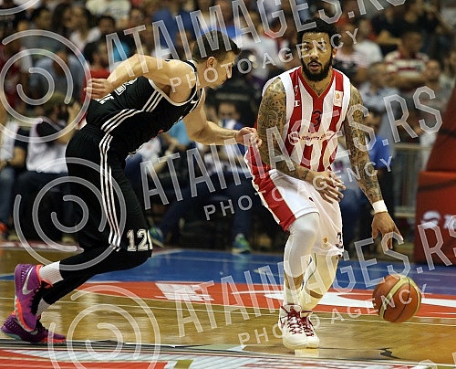 Treca utakmica finala plejofa Kosarkaske Super Lige Srbije izmedju KK Crvena Zvezda i KK Partizan odigrana u hali Pionir. 