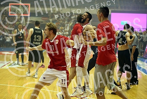 Treca utakmica finala plejofa Kosarkaske Super Lige Srbije izmedju KK Crvena Zvezda i KK Partizan odigrana u hali Pionir. 