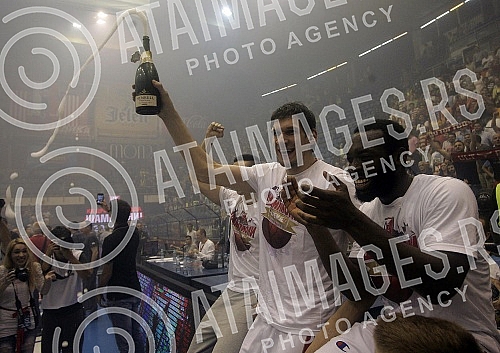 Treca utakmica finala plejofa Kosarkaske Super Lige Srbije izmedju KK Crvena Zvezda i KK Partizan odigrana u hali Pionir. 