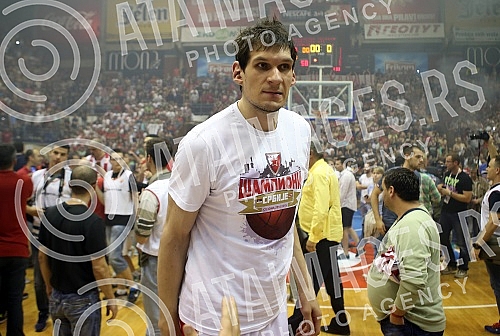 Treca utakmica finala plejofa Kosarkaske Super Lige Srbije izmedju KK Crvena Zvezda i KK Partizan odigrana u hali Pionir. 