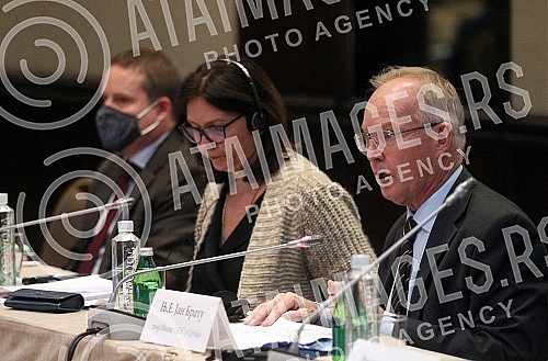 The Association of Judges of Serbia, with the support of the OSCE Mission to Serbia, organized a conference on Constitutional Change in Serbia. Drustvo sudija Srbije uz podrsku Misije OEBS u Srbiji organizovalo je konferenciju Ustavne promene u Srb