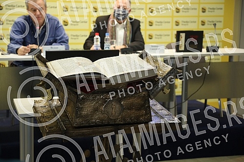 The organizer of the facsimile of Miroslav's Gospel, Veljko Topalovic, and the author of the documentary series on the history of the manuscript, Bosko Savkovic, held a press conference to discuss the damage to Miroslav's Gospel.Priredjivac faksimi