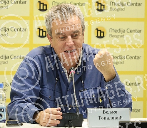 The organizer of the facsimile of Miroslav's Gospel, Veljko Topalovic, and the author of the documentary series on the history of the manuscript, Bosko Savkovic, held a press conference to discuss the damage to Miroslav's Gospel.Priredjivac faksimi