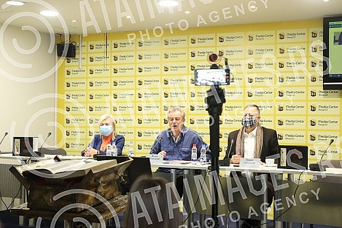 The organizer of the facsimile of Miroslav's Gospel, Veljko Topalovic, and the author of the documentary series on the history of the manuscript, Bosko Savkovic, held a press conference to discuss the damage to Miroslav's Gospel.Priredjivac faksimi