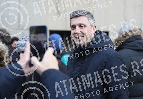 The Association of Environmental Organizations of Serbia - We Know Not to Give organized a blockade of the building of the Government of Serbia in order to remind members of the Government that they sent them requests.Savez Ekoloskih organizacija S