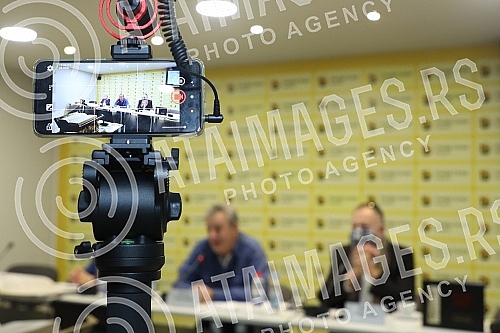 The organizer of the facsimile of Miroslav's Gospel, Veljko Topalovic, and the author of the documentary series on the history of the manuscript, Bosko Savkovic, held a press conference to discuss the damage to Miroslav's Gospel.Priredjivac faksimi