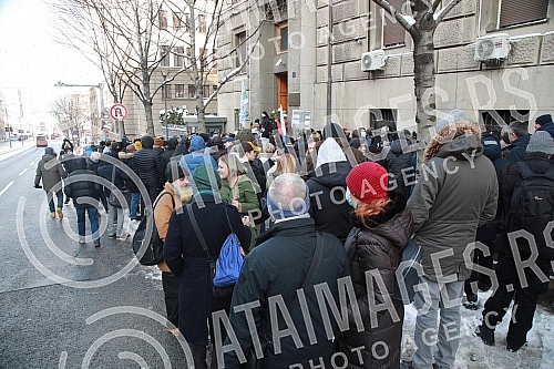 The Association of Environmental Organizations of Serbia - We Know Not to Give organized a blockade of the building of the Government of Serbia in order to remind members of the Government that they sent them requests.Savez Ekoloskih organizacija S