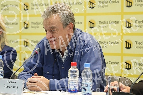 The organizer of the facsimile of Miroslav's Gospel, Veljko Topalovic, and the author of the documentary series on the history of the manuscript, Bosko Savkovic, held a press conference to discuss the damage to Miroslav's Gospel.Priredjivac faksimi