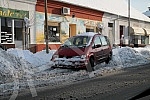 Stormy wind and snow created disturbances and led to heavy traffic on the Belgrade - Novi Sad highway.Olujni vetar i sneg stvorili su smetove i doveli do otezanog saobracaja na auto putu Beograd - Novi Sad.