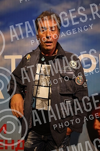 Zoran Kiki Lesendric and the group Piloti promoted the album 