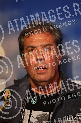 Zoran Kiki Lesendric and the group Piloti promoted the album 