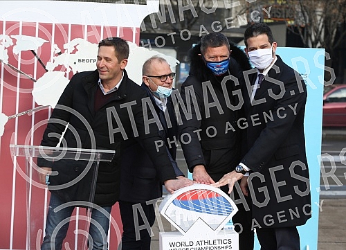 A clock called WORLD ON THE TRACK was unveiled in front of the Hotel Moskva in the center of Belgrade, which will count down a year until the start of the World Athletics Championships in the Belgrade22 hall.Ispred Hotela Moskva u centru Beograda o