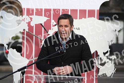 A clock called WORLD ON THE TRACK was unveiled in front of the Hotel Moskva in the center of Belgrade, which will count down a year until the start of the World Athletics Championships in the Belgrade22 hall.Ispred Hotela Moskva u centru Beograda o
