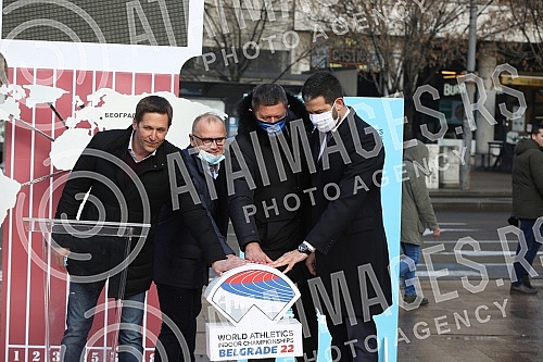 A clock called WORLD ON THE TRACK was unveiled in front of the Hotel Moskva in the center of Belgrade, which will count down a year until the start of the World Athletics Championships in the Belgrade22 hall.Ispred Hotela Moskva u centru Beograda o