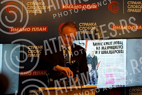 The president of the Freedom and justice party, Dragan Djilas, held a press conference at the SPP headquarters.Predsednik Stranke slobode i pravde Dragan Djilas odrzao je konferenciju za novinare u sedistu SSP-a