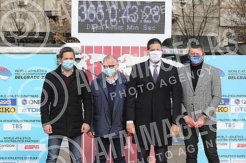 A clock called WORLD ON THE TRACK was unveiled in front of the Hotel Moskva in the center of Belgrade, which will count down a year until the start of the World Athletics Championships in the Belgrade22 hall.Ispred Hotela Moskva u centru Beograda o
