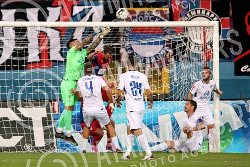 The match of the 12th round of the m: tel Premier League of BiH between FK Borac and FK Zeljeznicar was played at the City Stadium Banja Luka .Utakmica 12. kola m:tel Premijer lige BiH izmedju FK Borac i FK Zeljeznicar odigrana je na Gradskom stadi