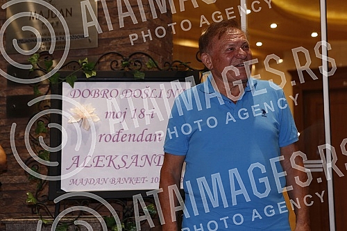 Pevac Bane Bojanic je organizoavo proslavu 18 rodjendana cerke Aleksandre u hotelu Majdan.Pevac Bane Bojanic je organizoavo proslavu 18 rodjendana cerke Aleksandre u hotelu Majdan.