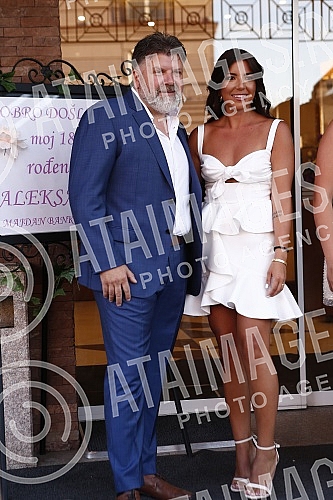 Pevac Bane Bojanic je organizoavo proslavu 18 rodjendana cerke Aleksandre u hotelu Majdan.Pevac Bane Bojanic je organizoavo proslavu 18 rodjendana cerke Aleksandre u hotelu Majdan.