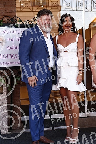 Pevac Bane Bojanic je organizoavo proslavu 18 rodjendana cerke Aleksandre u hotelu Majdan.Pevac Bane Bojanic je organizoavo proslavu 18 rodjendana cerke Aleksandre u hotelu Majdan.