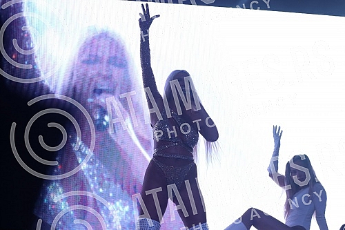 Towards the end of singer Jelena Karleus' performance on the island of Stara Ada, the police received a report that there was a bomb in that restaurant, and a little later it was determined that it was a false report.Pred sam kraj nastupa pevacice 